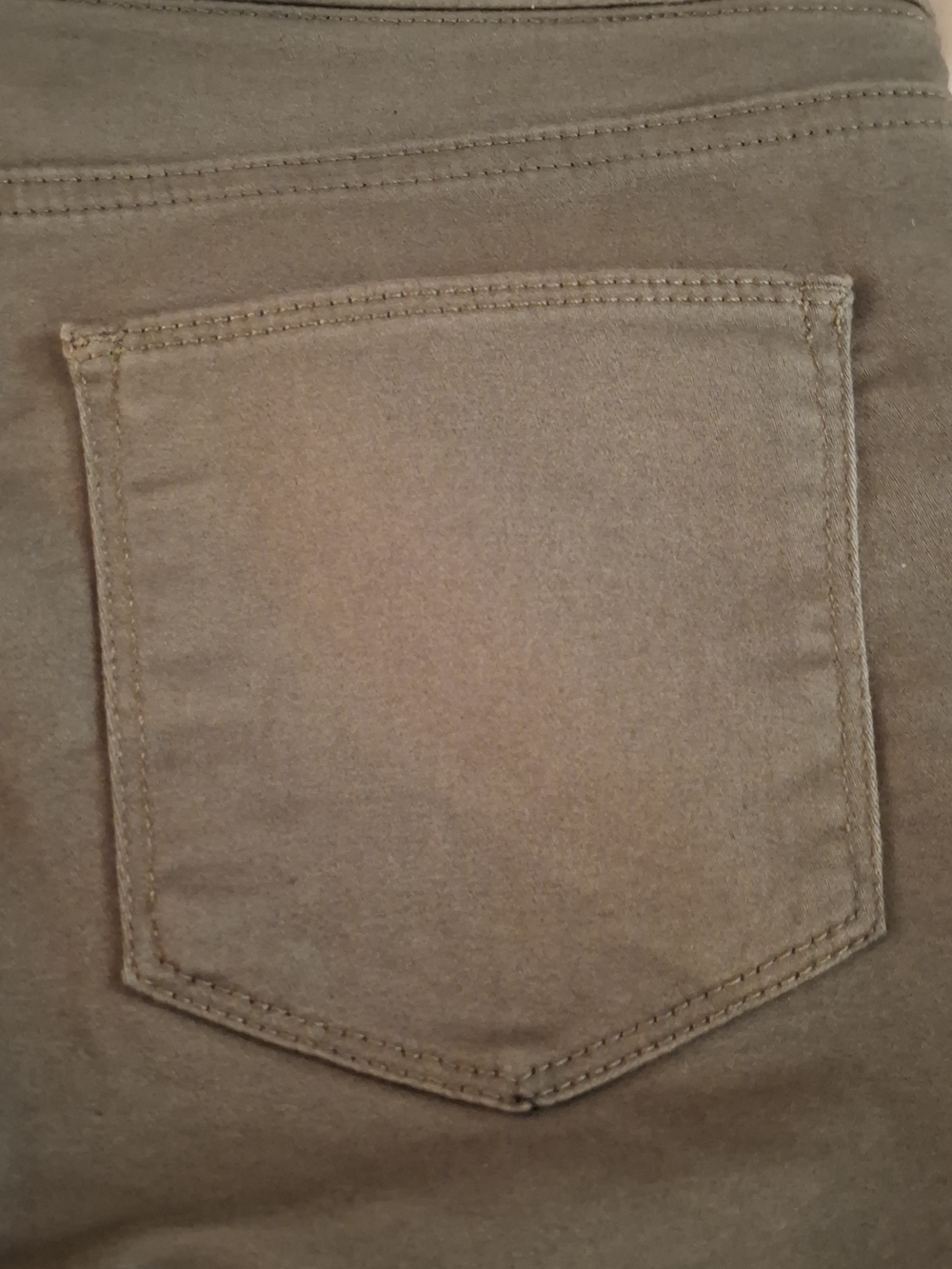 DKNY Jeans Olive Green Women’s Stretch Bermuda Shorts - Picture 9 of 9